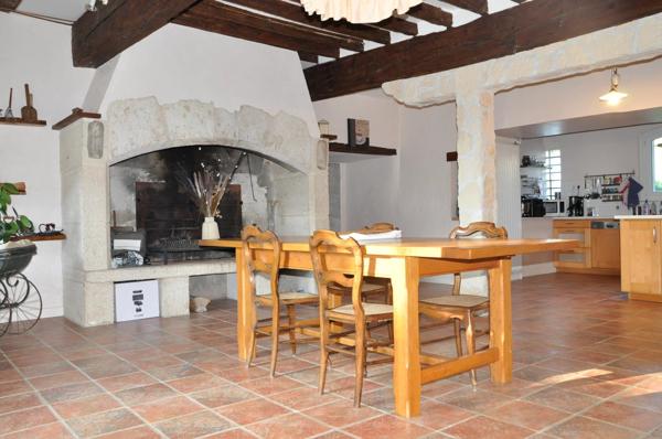MANOIR