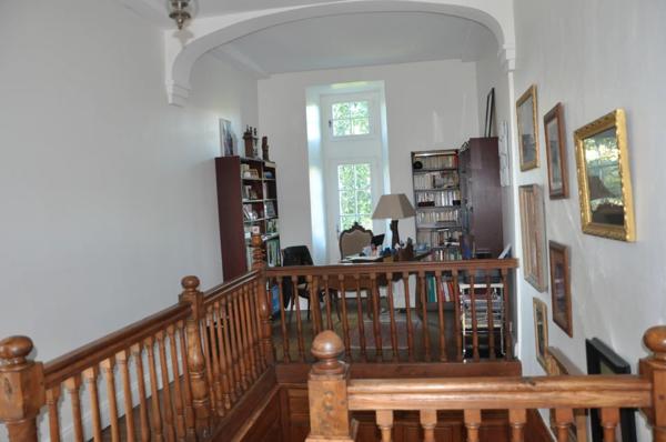 MANOIR