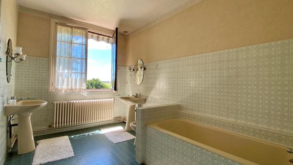 MAISON FAMILLIALE - EST POITIERS Nieuil-l'Espoir (86340)