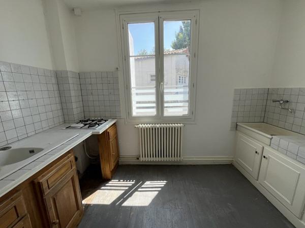 Maison à louer 730 € CC Soyaux 3 p 86 m² DPE E