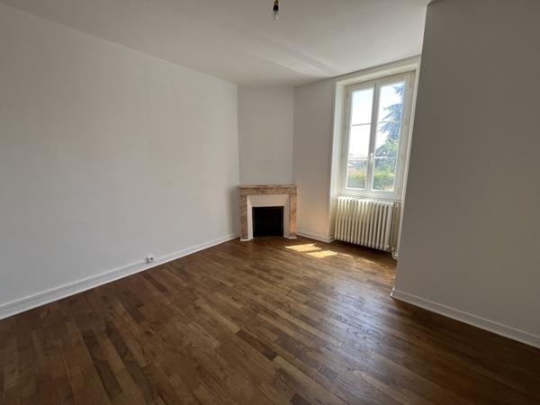 Maison à louer 730 € CC Soyaux 3 p 86 m² DPE E