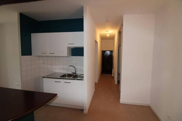 REF  11489- SECTEUR MARCHE COUVERT -  F2 au 4 EME ETAGE