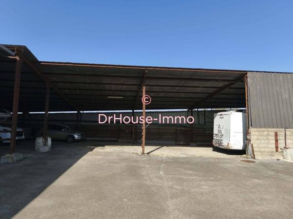 Bien immobilier à vendre 1 pièce de 275 m²