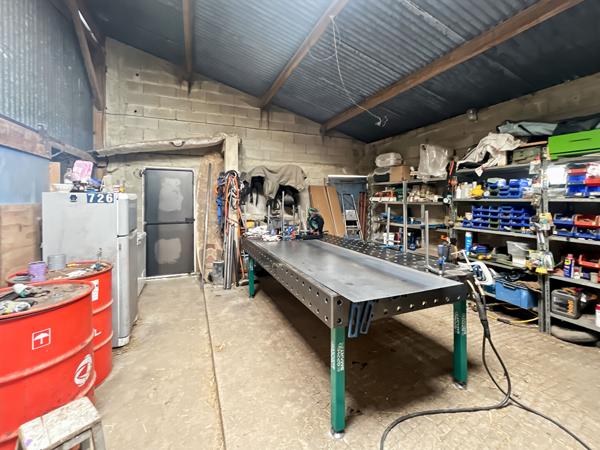 Maison, grange et dépendances sur + de 3 hectares