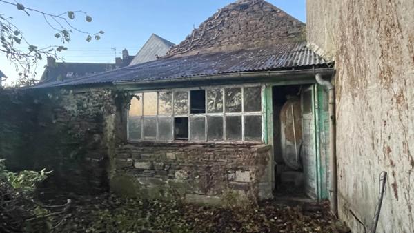 Maison à vendre 7 pièces UZEL (22)