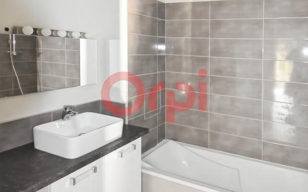 Appartement à vendre    2 pièces • 46 m2 Saint-Fons