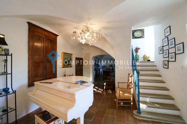 Mas 7 pièce(s) 5 chambre(s) 202 m²