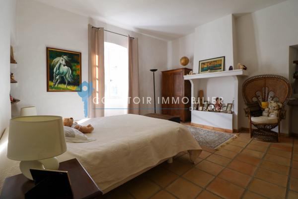 Mas 7 pièce(s) 5 chambre(s) 202 m²