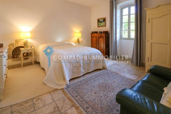Mas 7 pièce(s) 5 chambre(s) 202 m²