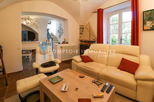 Mas 7 pièce(s) 5 chambre(s) 202 m²