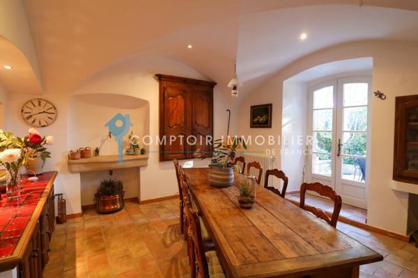 Mas 7 pièce(s) 5 chambre(s) 202 m²