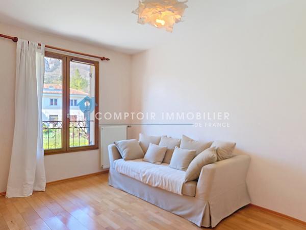 Appartement
                                                                                                                                                                                                                                                                                                                        3 pièce(s)                                                                                                                                                                                                          2 chambre(s)                                                                                                                                                                                                          86  m²