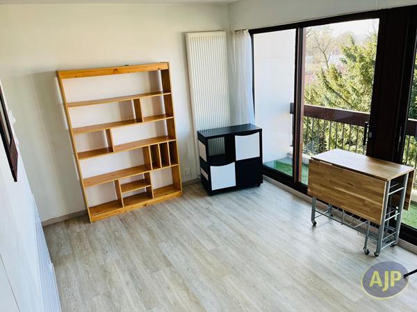Appartement à louer Saintes : 1 pièces, 22m² avec 0 chambre(s) à 400€ - AJP Immobilier Saintes