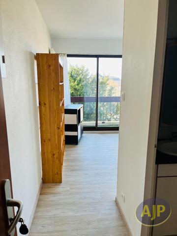 Appartement à louer Saintes : 1 pièces, 22m² avec 0 chambre(s) à 400€ - AJP Immobilier Saintes