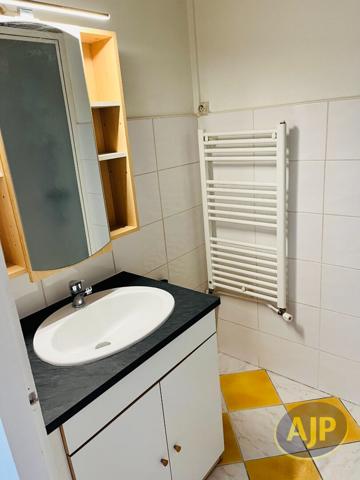 Appartement à louer Saintes : 1 pièces, 22m² avec 0 chambre(s) à 400€ - AJP Immobilier Saintes