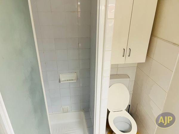 Appartement à louer Saintes : 1 pièces, 22m² avec 0 chambre(s) à 400€ - AJP Immobilier Saintes