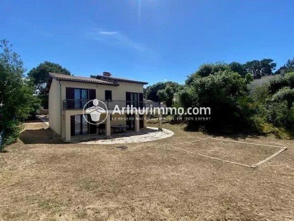 Vente                                                      Maison
                        
                                                            à Ozoir-la-Ferrière
