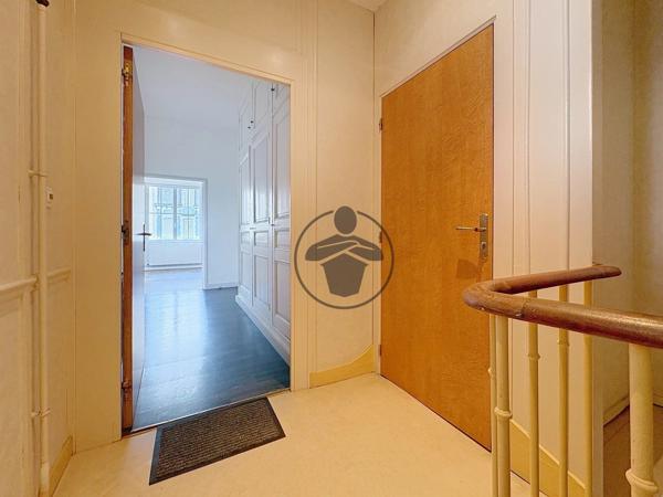 Location                                                      Bureau
                        
                     8 pièces                      110 m2                     à Saint-Quentin