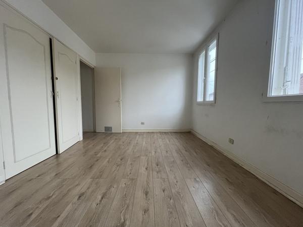 Maison à vendre 79 000 € Saint-Amand-Montrond 5 p 121 m² DPE E