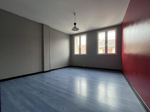 Maison à vendre 79 000 € Saint-Amand-Montrond 5 p 121 m² DPE E