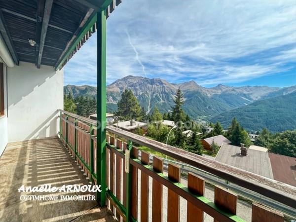 T4 Merlette avec balcon, cave et parking couvert privé