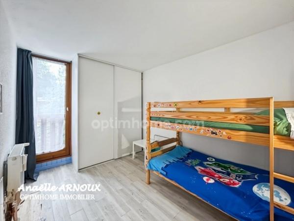 T4 Merlette avec balcon, cave et parking couvert privé