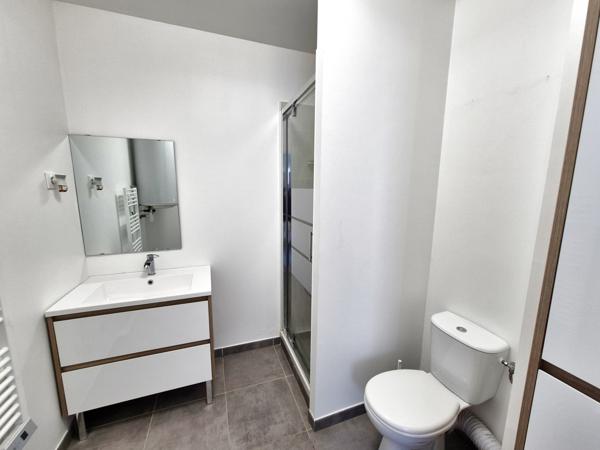 La Fare-les-Oliviers (13580) Type 2 avec Terrasse et jardin