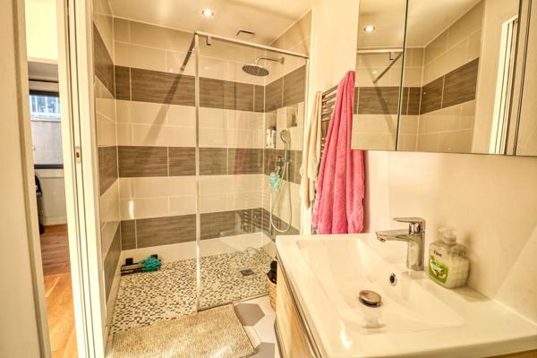 Maison 2 pièces + dépendance