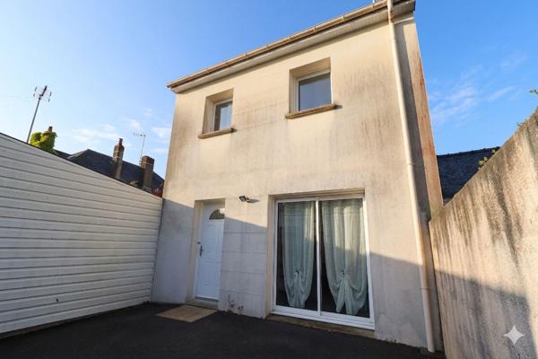 Jolie maison familiale de 2010 avec 3 chambres, stationnements et terrasse