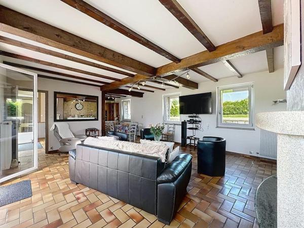 Maison à JUVIGNY LES VALLEES, 50520 - 6 pièces 145m²