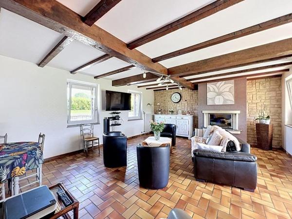 Maison à JUVIGNY LES VALLEES, 50520 - 6 pièces 145m²