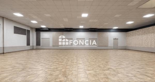 À vendre Local commercial 1100 m² - Poussan 34560