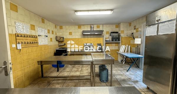 À vendre Local commercial 1100 m² - Poussan 34560
