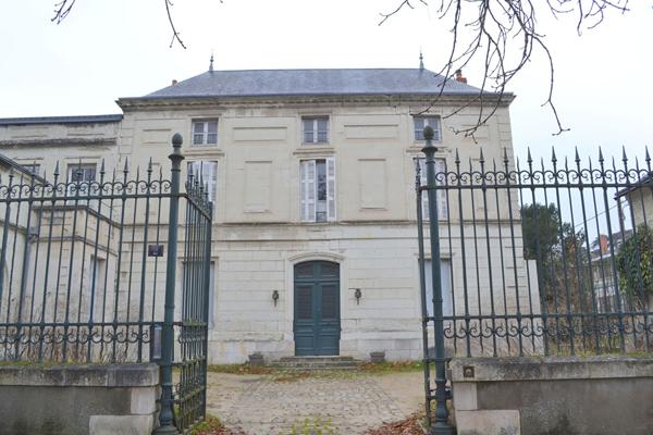 Maison 9 pièces à vendre Châtellerault - 86100 / Réf: 11329