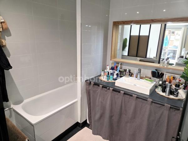 FONTENAY-SOUS-BOIS- Limite VINCENNES / Appartement de 3 pièces rénové de 62m2 - 372 000 € FAI