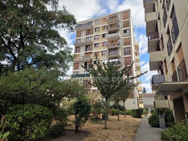 FONTENAY-SOUS-BOIS- Limite VINCENNES / Appartement de 3 pièces rénové de 62m2 - 372 000 € FAI