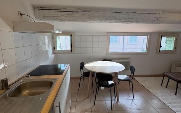 Appartement à vendre    2 pièces • 31,43 m2 Marseille 6