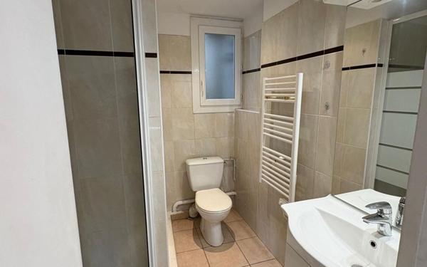 Appartement à vendre    2 pièces • 31,43 m2 Marseille 6