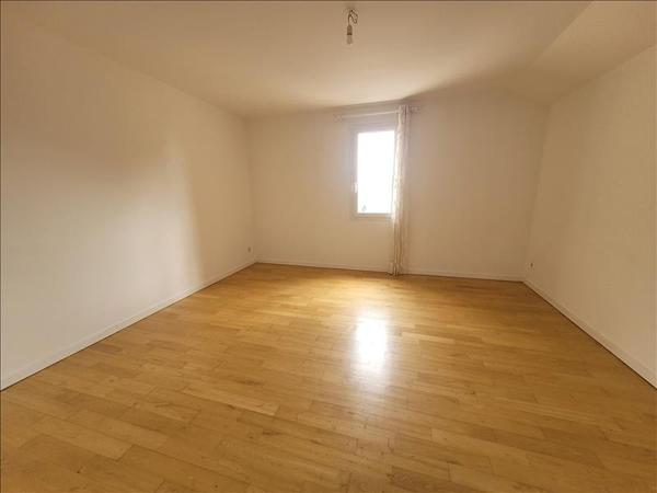 Appartement à louer 950 € CC CREON 4 p 103 m² DPE C