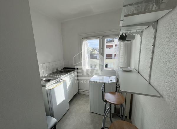 À LOUER -STUDIO MEUBLÉ AVEC BALCON -BESANÇON CENTRE
