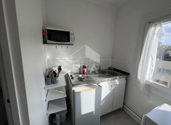 À LOUER -STUDIO MEUBLÉ AVEC BALCON -BESANÇON CENTRE
