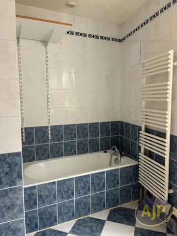 Appartement à louer Sevremoine : 5 pièces, 103m² avec 4 chambre(s) à 750€ - AJP Immobilier Saint-Macaire-en-Mauges