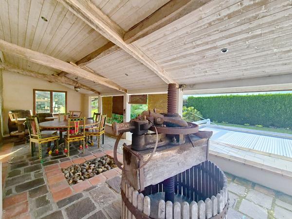 Authentique propriété de 1887 avec piscine, dépendance et prestations modernes