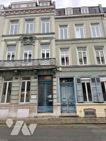 "EXCLUSIVITÉ"  proche Quai De Wault (150 m).

Emplacement exceptionnel pour cet ensemble immobilier.