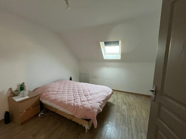 Charmante maison de ville dans le Centre de Noyant classée en C