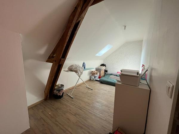 Charmante maison de ville dans le Centre de Noyant classée en C