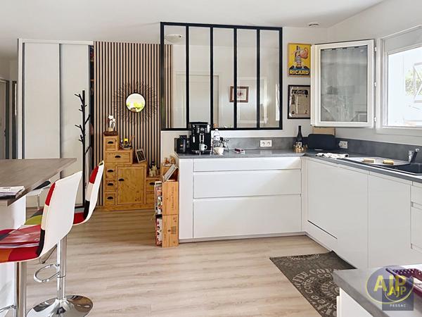 Maison à vendre Pessac - 5 pièces, 118m² avec 3 chambre(s) à 499 000€ - AJP Immobilier Pessac