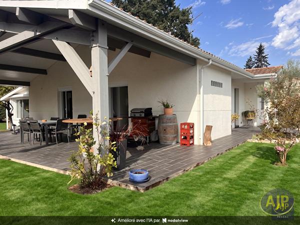 Maison à vendre Pessac - 5 pièces, 118m² avec 3 chambre(s) à 499 000€ - AJP Immobilier Pessac