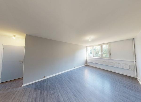 Appartement à louer    3 pièces •  Saint-Étienne