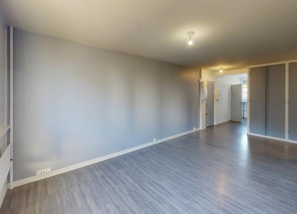 Appartement à louer    3 pièces •  Saint-Étienne